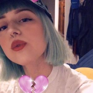 Meet your Posher, Leigh